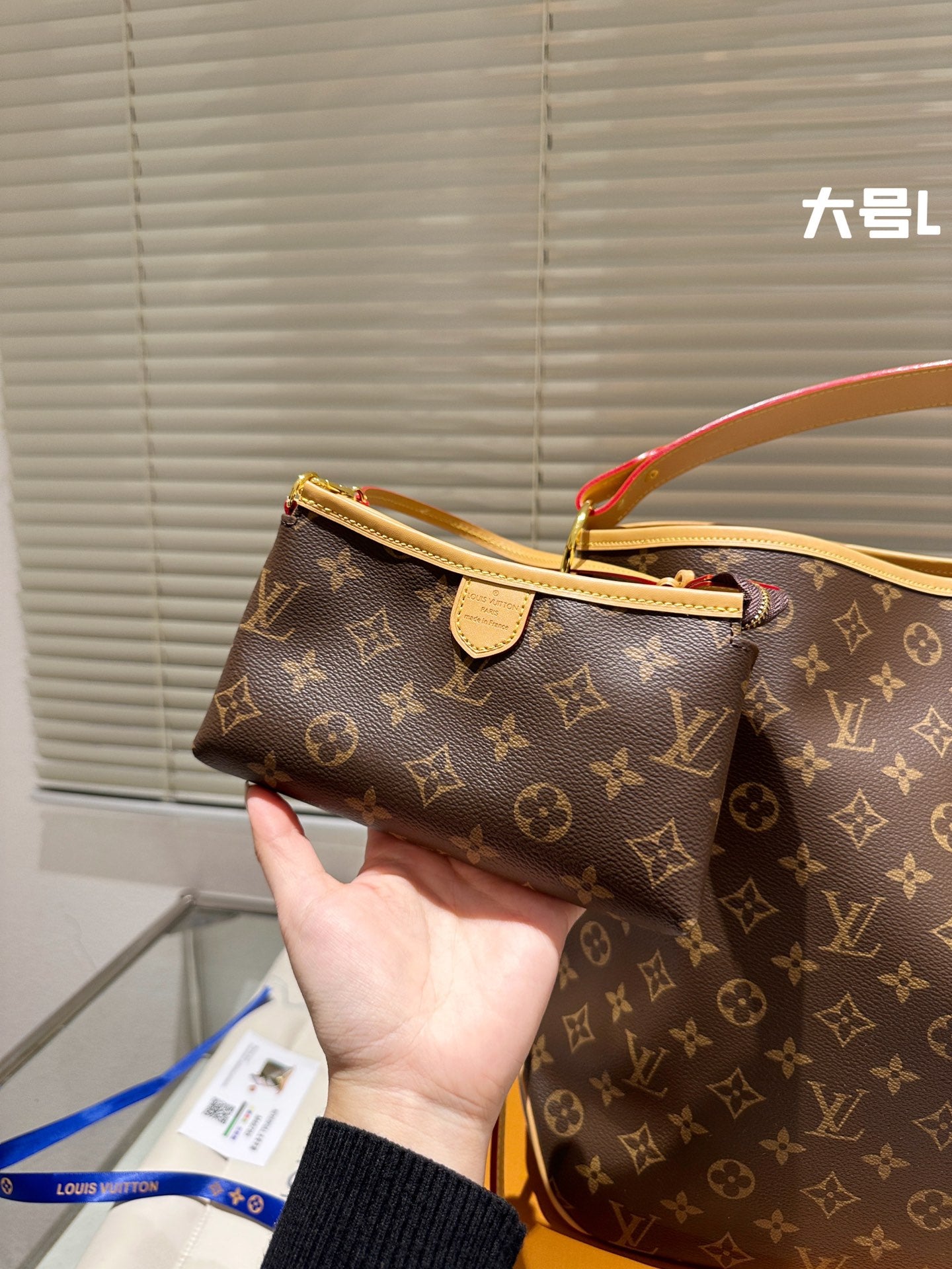 6XE227BDE Stylish leather bag 