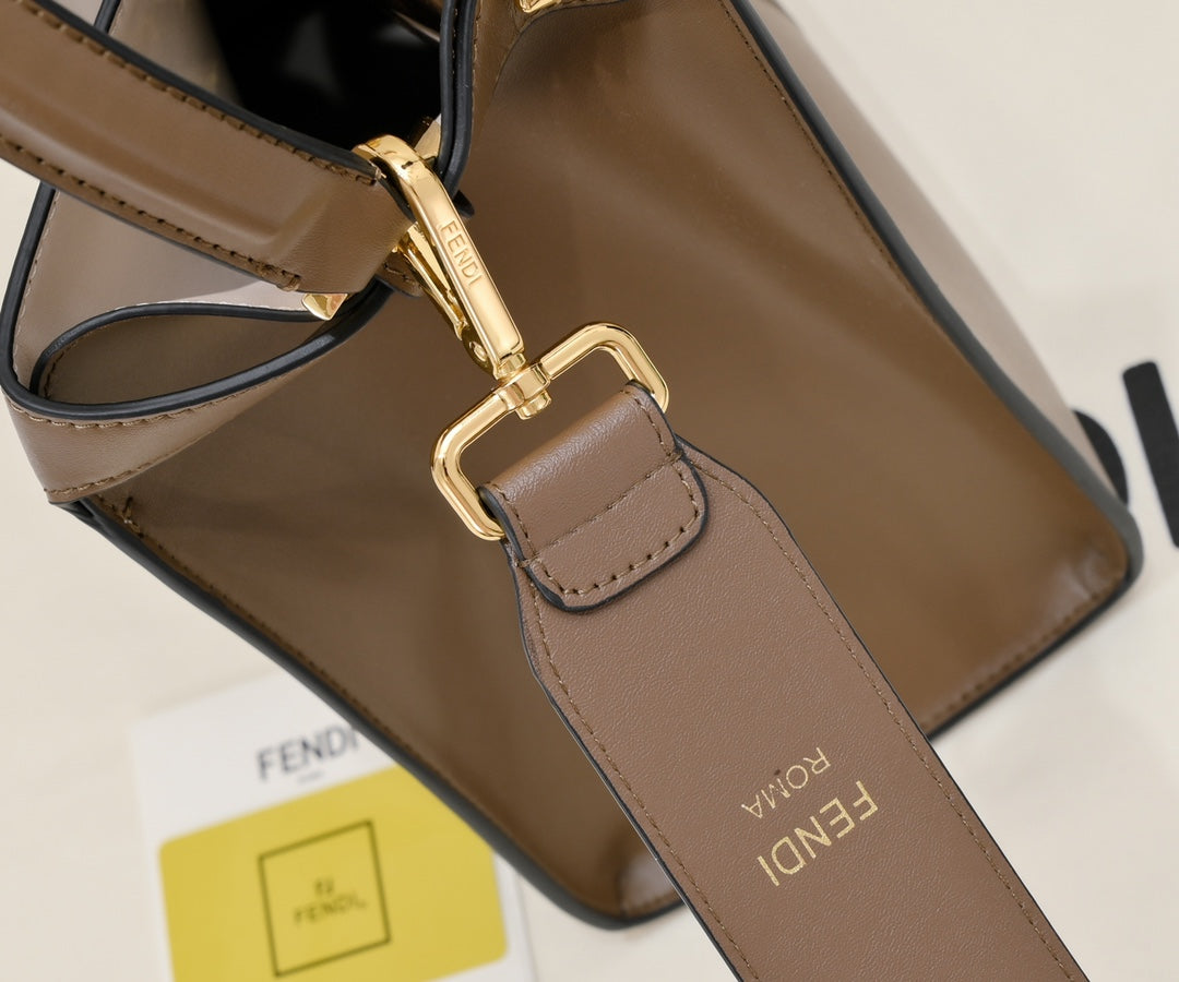 2XE41BDE Stylish leather bag 