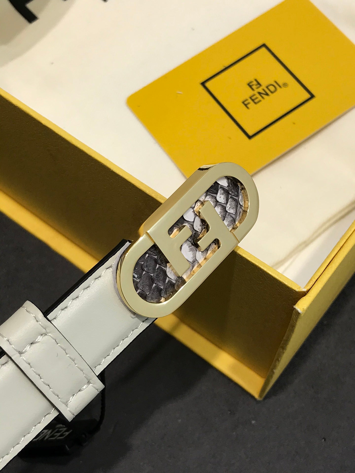 14F76PDE Stylish  High quality belt With full package