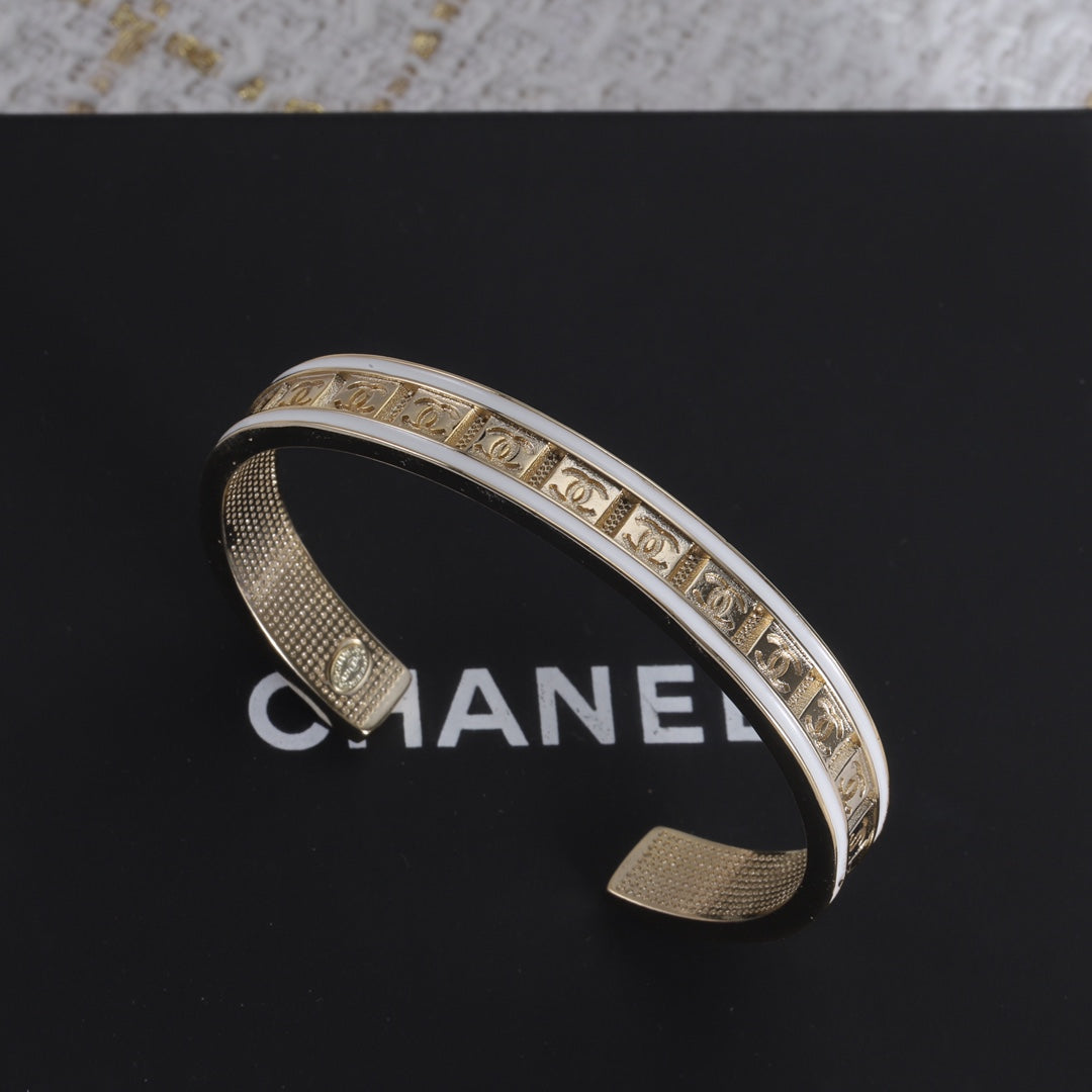 14C315KDE Stylish Bracelets