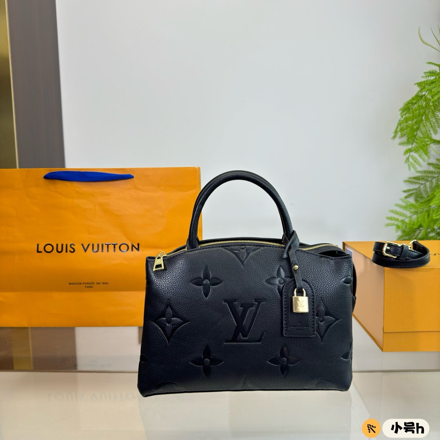 6EX15BDE Stylish leather bag