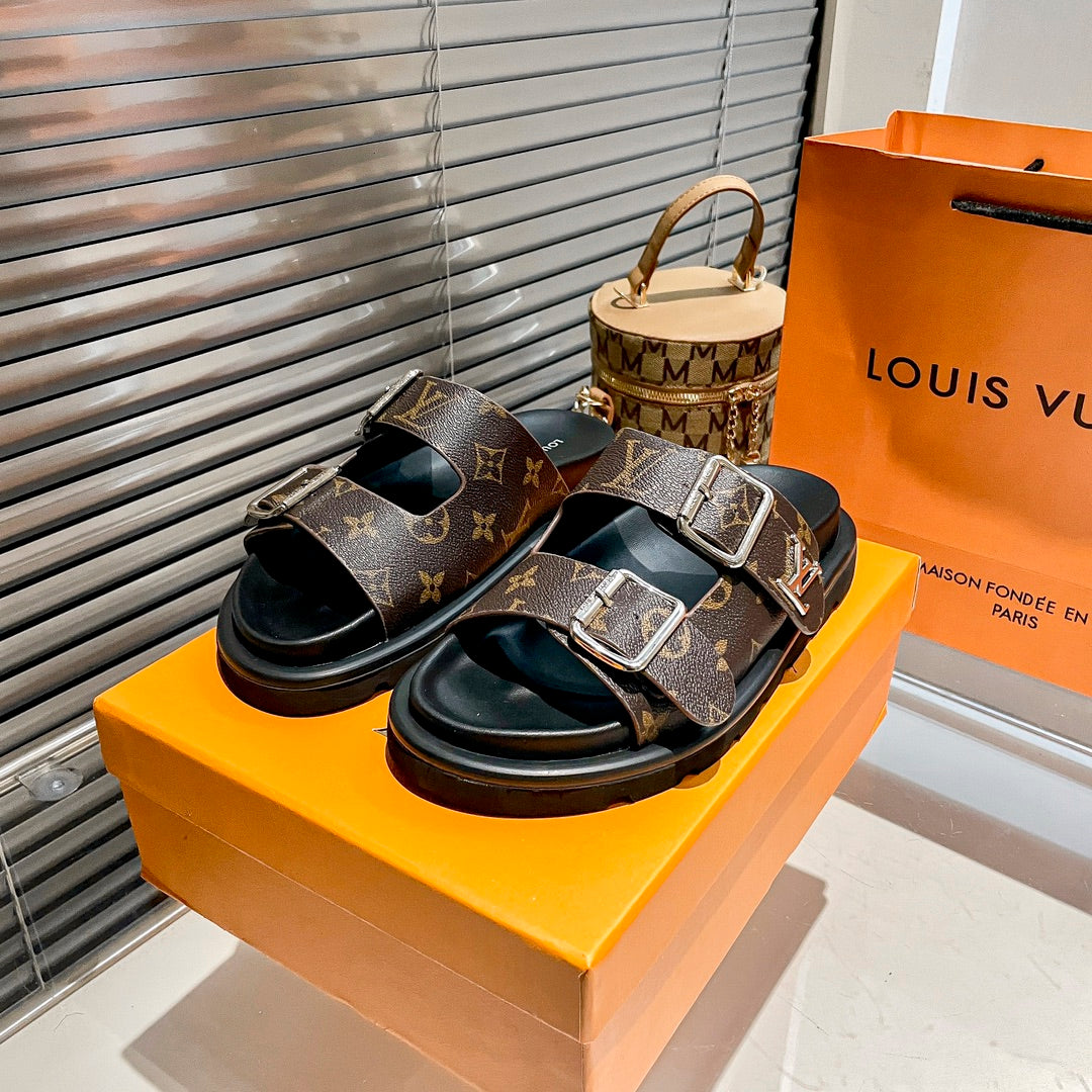 14E194ZDE Stylish Slippers