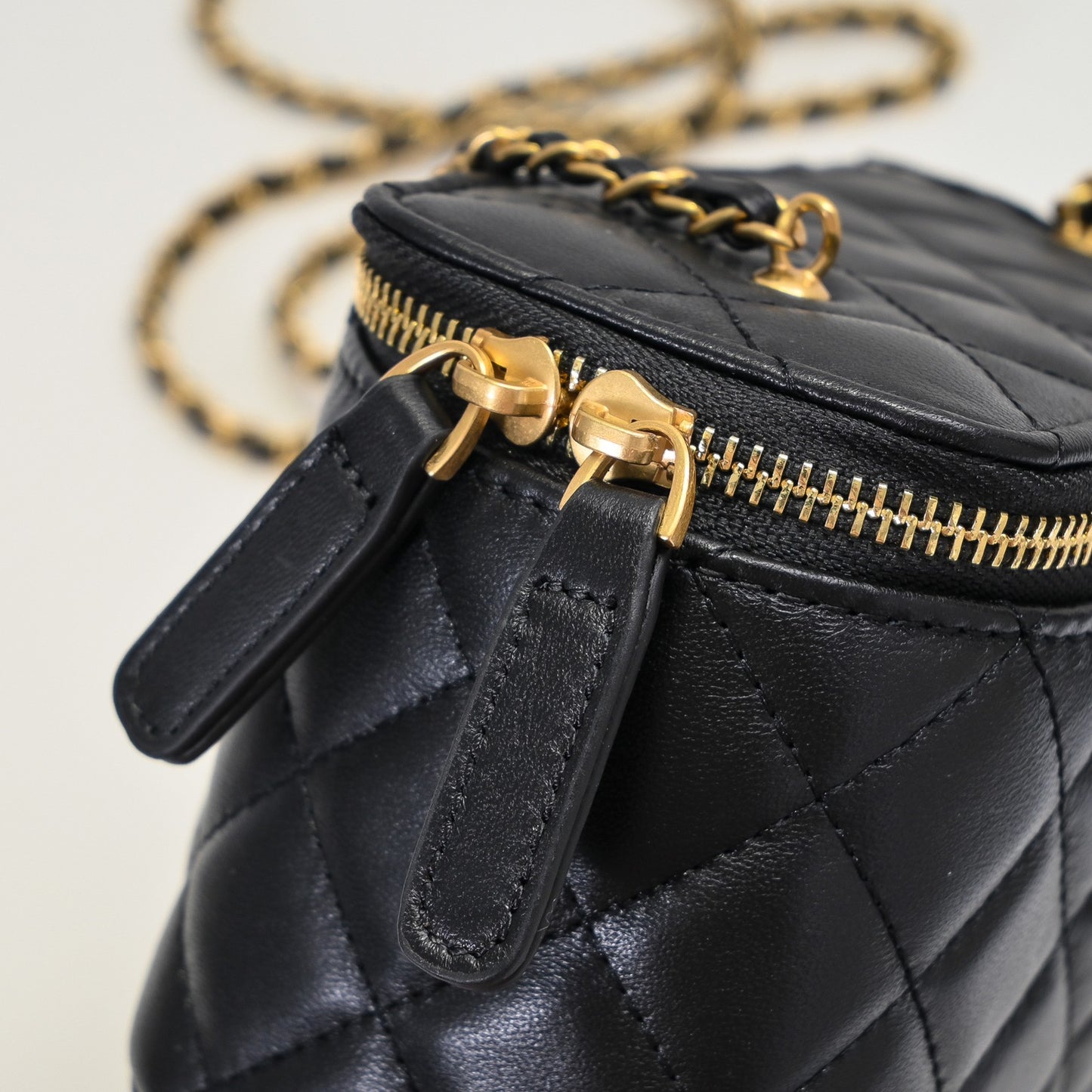 155XC32BDE Stylish leather bag