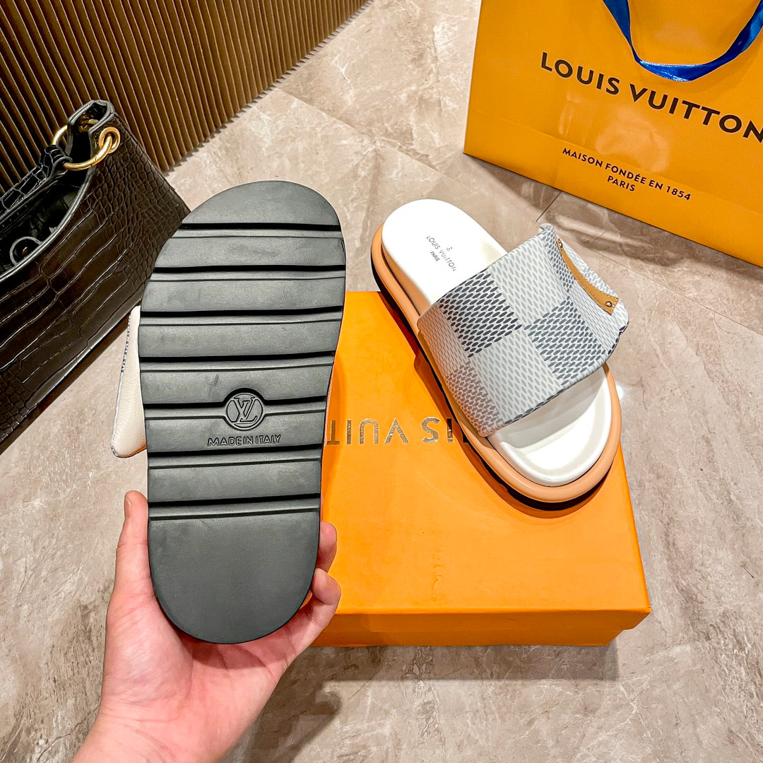 14E211ZDE Stylish Slippers