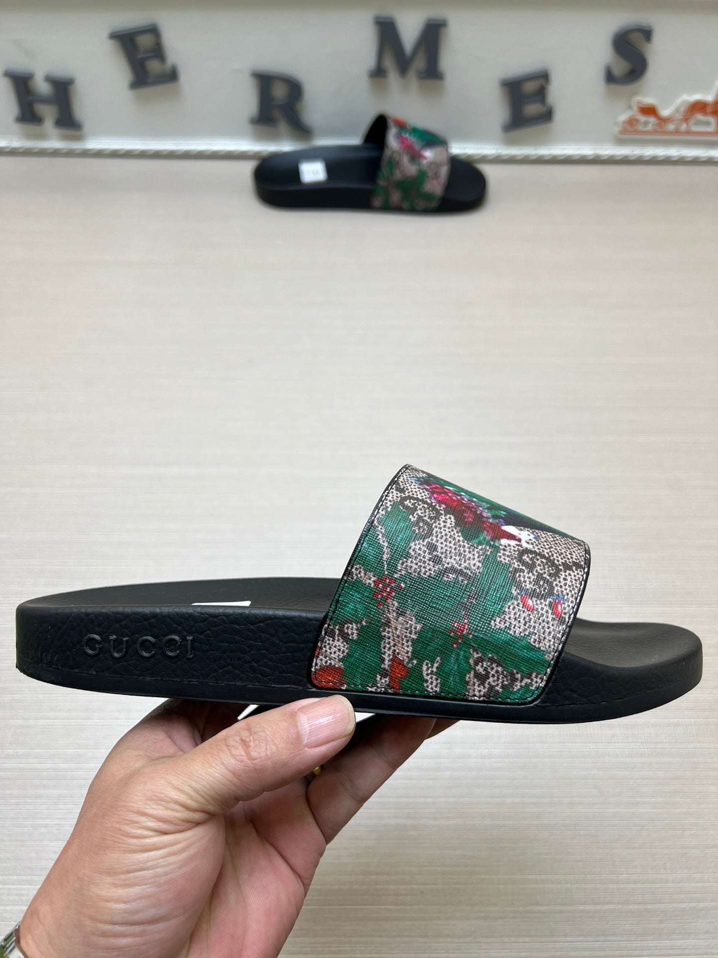 5WB239ZDE Stylish Slippers