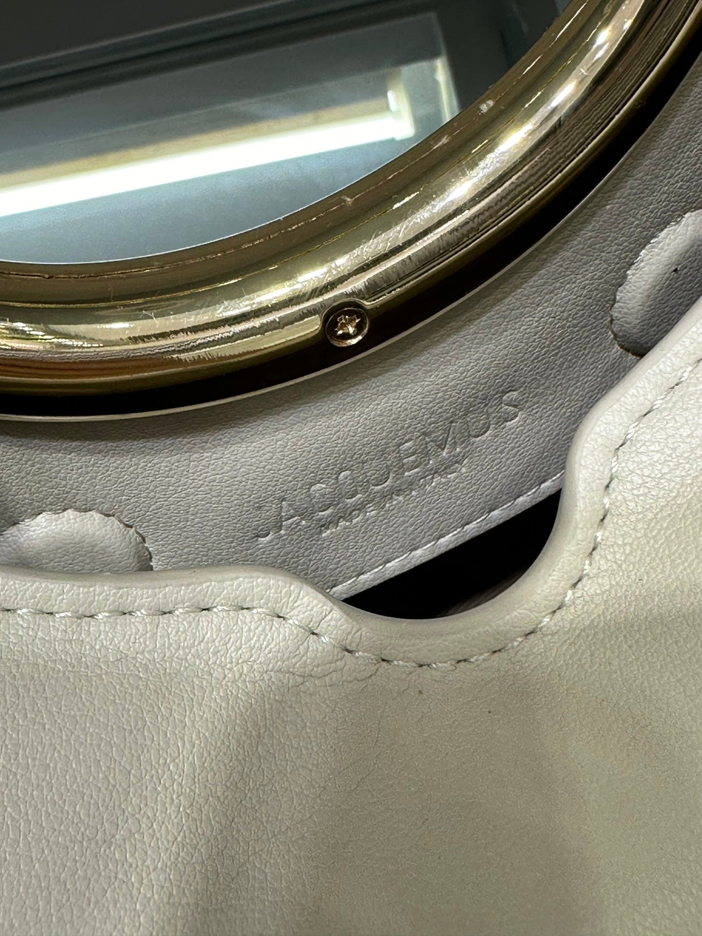 155NA12BDE Stylish leather bag