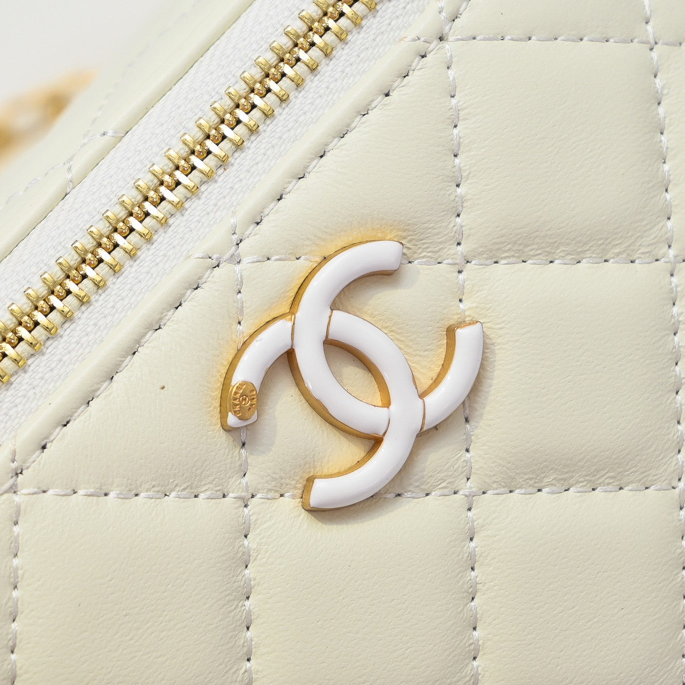 155XC32BDE Stylish leather bag