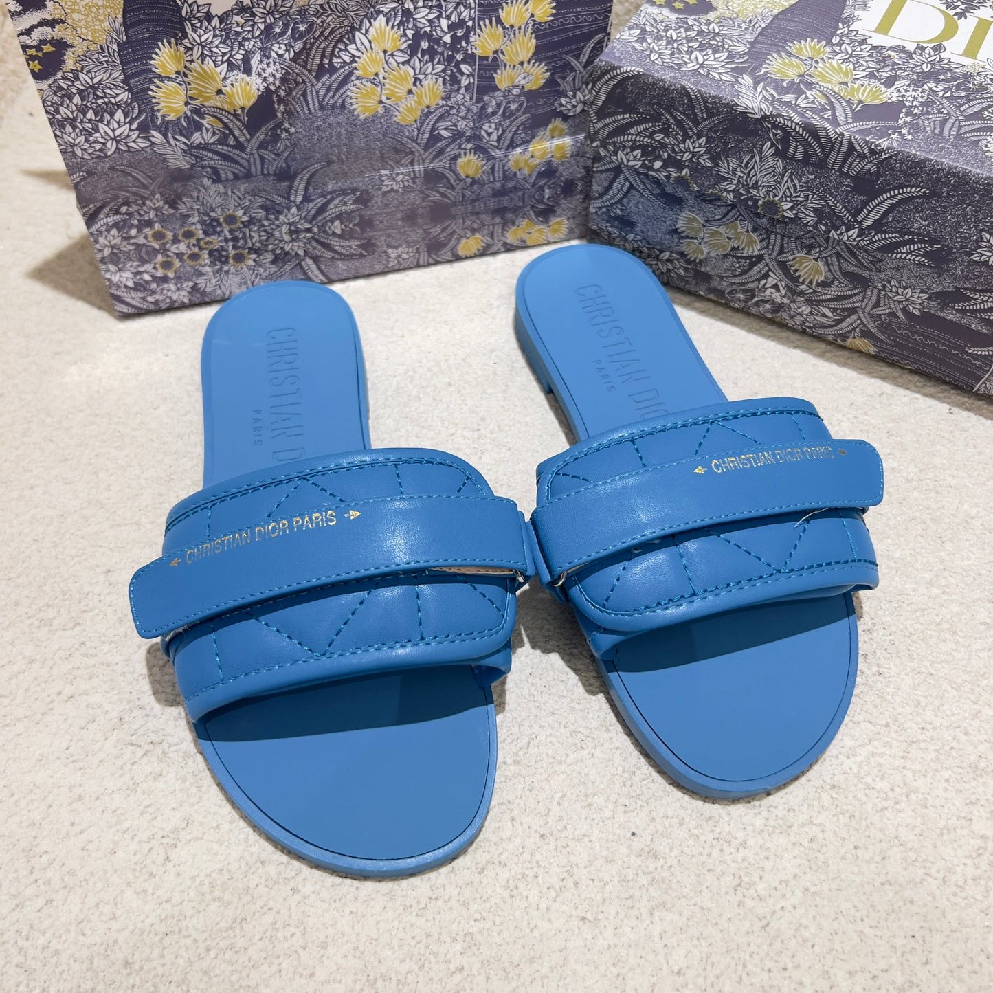 14D79ZDE Stylish Slippers