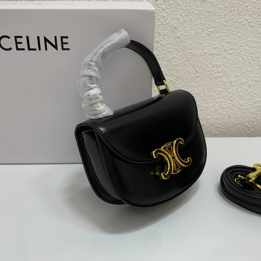 1XCL40BDE Stylish leather bag 