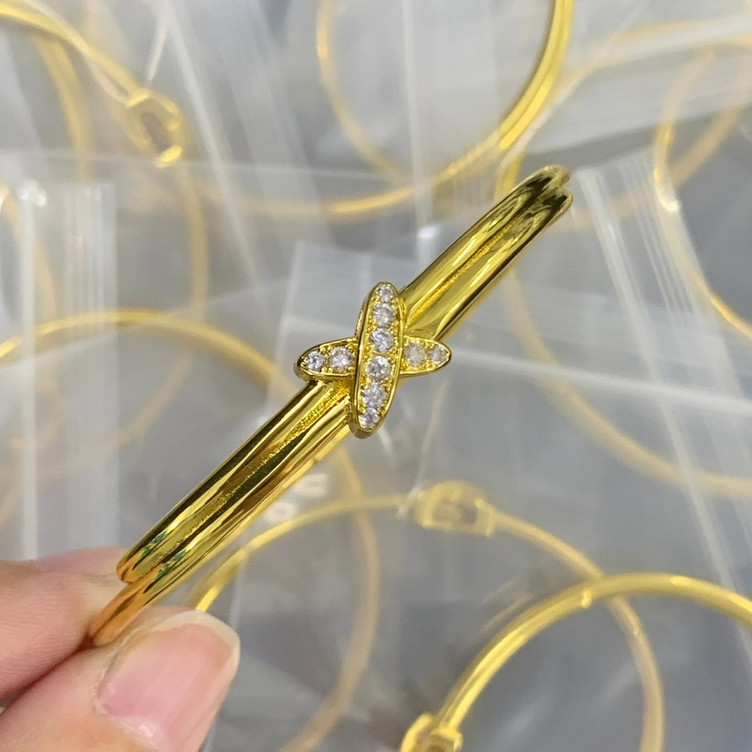 84A32KDE Stylish Bracelets