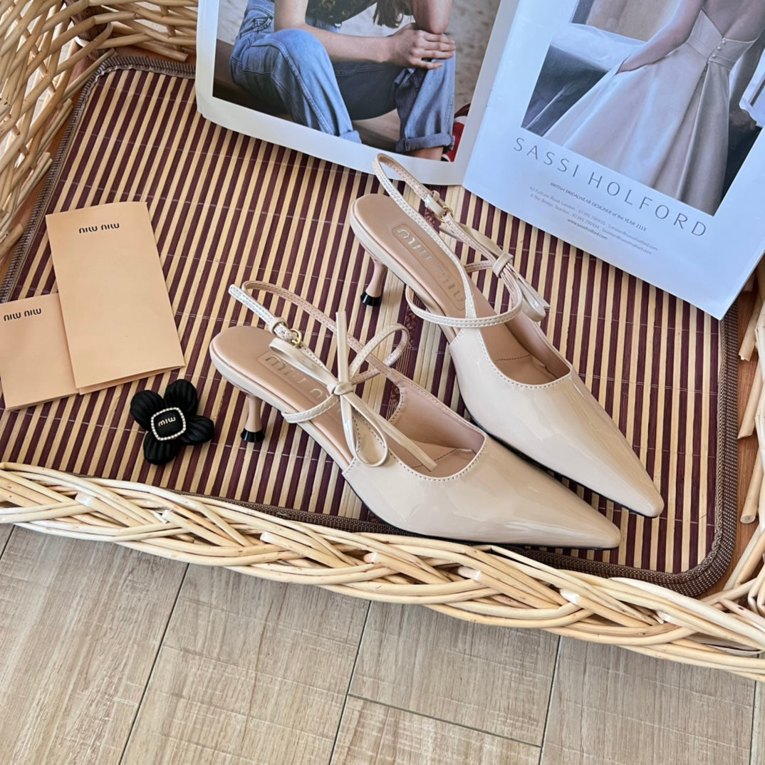 14A196ZDE Stylish High heels Heel height 5cm