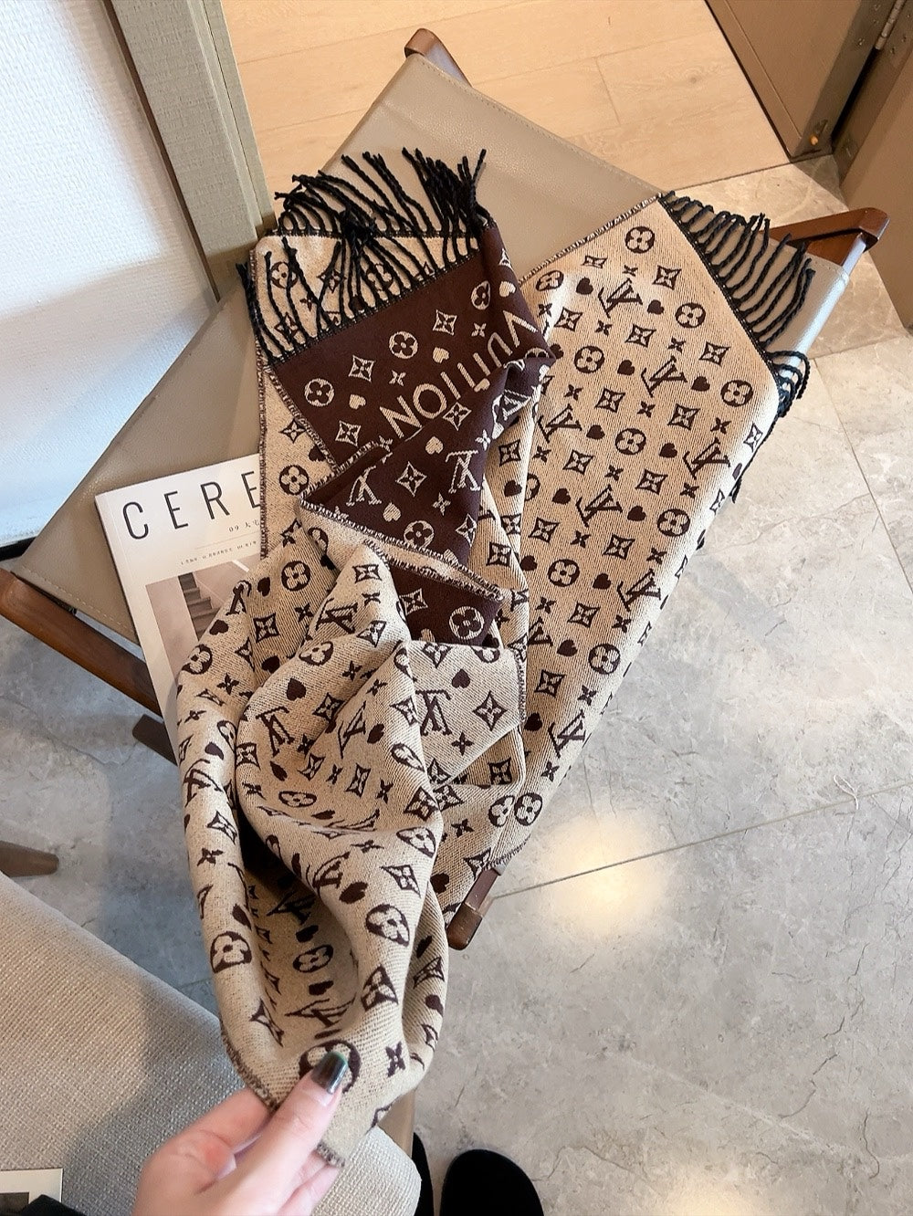 185ZE8WDE Stylish Winter Scarves