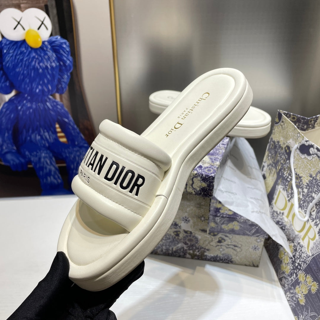 14D76ZDE Stylish slippers