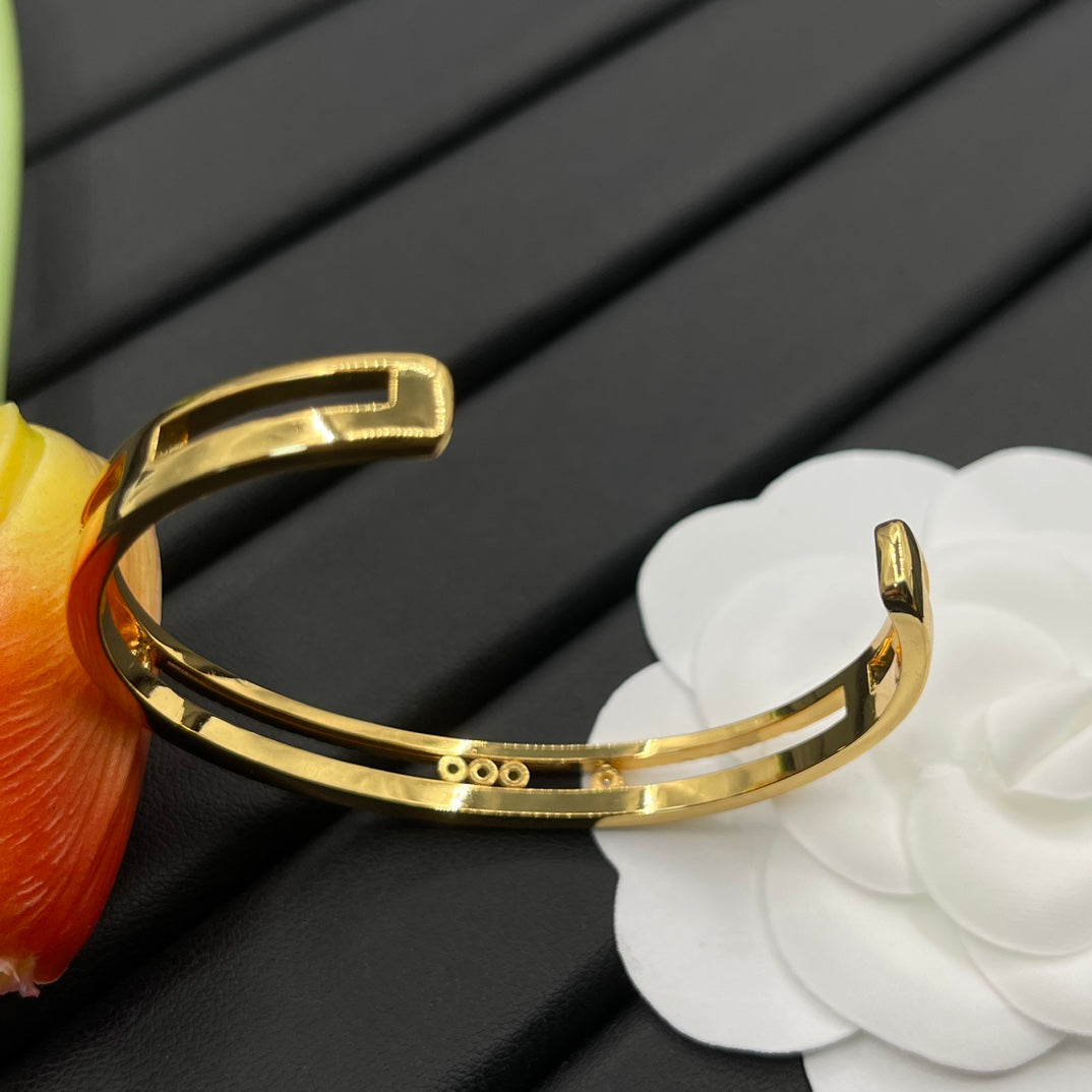 14A762KDE Stylish Bracelets