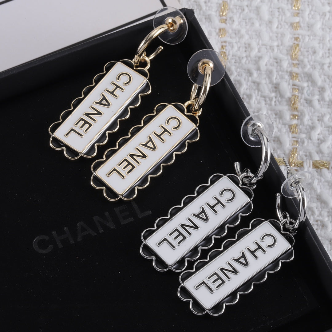 14C1091EDE Stylish  Earrings