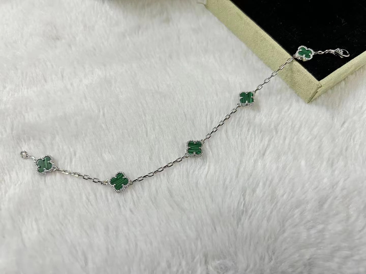 5XVA183KDE Stylishbracelets 6 flowers mini size 0.9cm flower