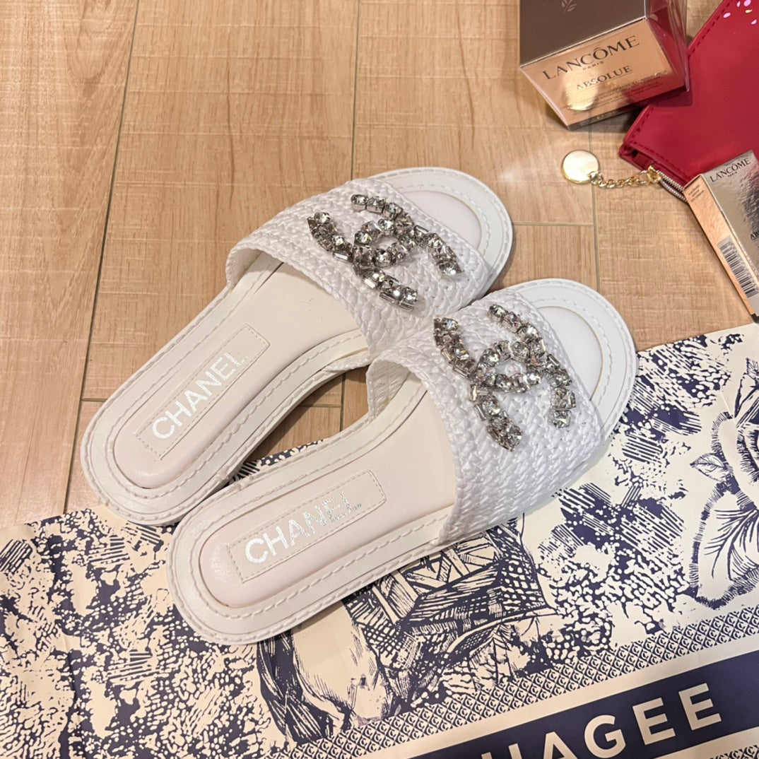 14C68ZDE Stylish slippers