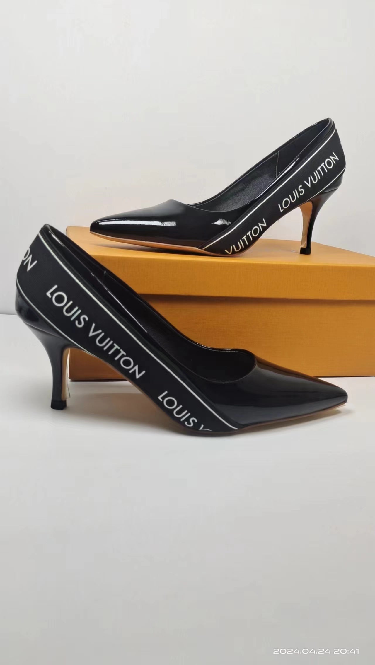 245RE29ZDE Stylish leather  High heels