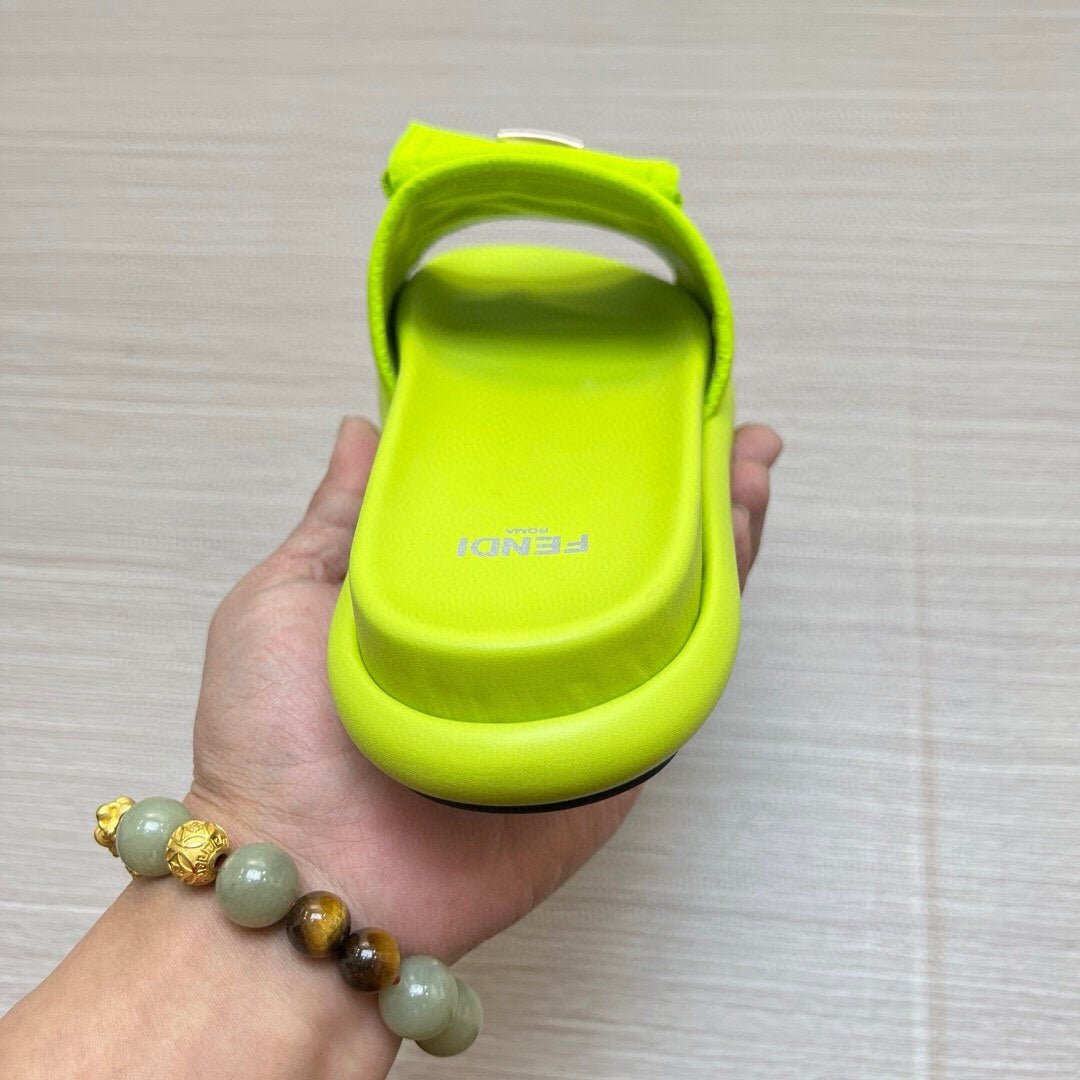 54F125ZDE Stylish slippers