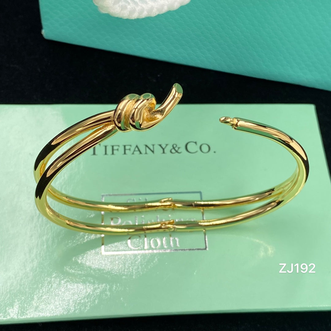 14T581KDE Stylish Bracelets