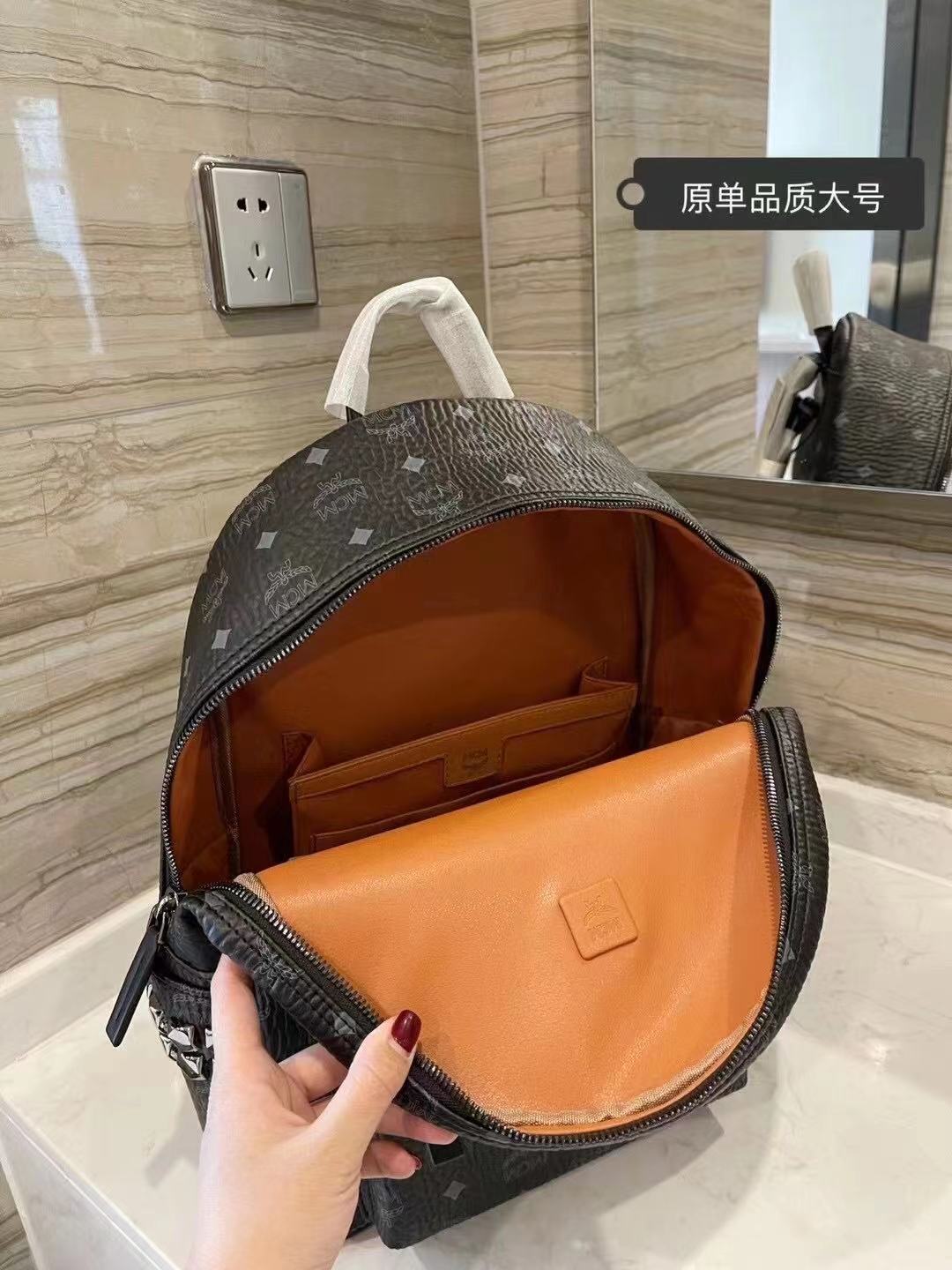 2XM332BDE Stylish leather bag 