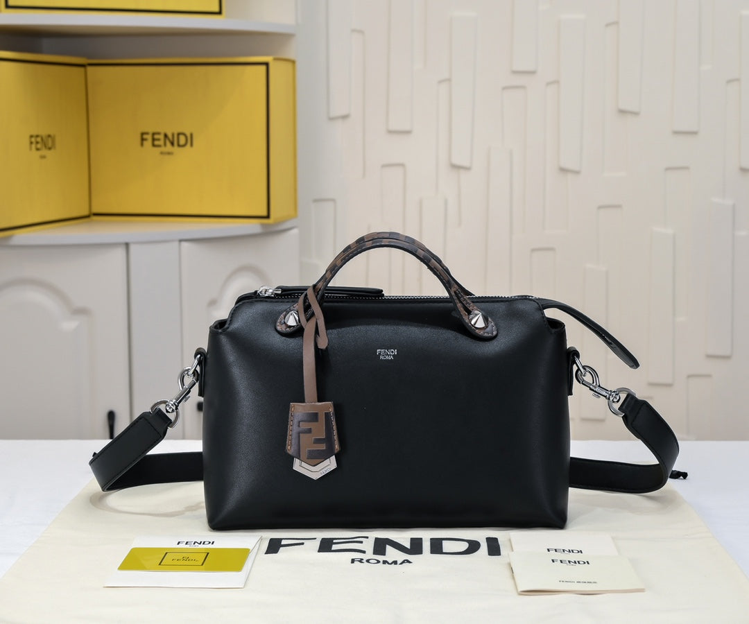 2XF331BDE Stylish leather bag 
