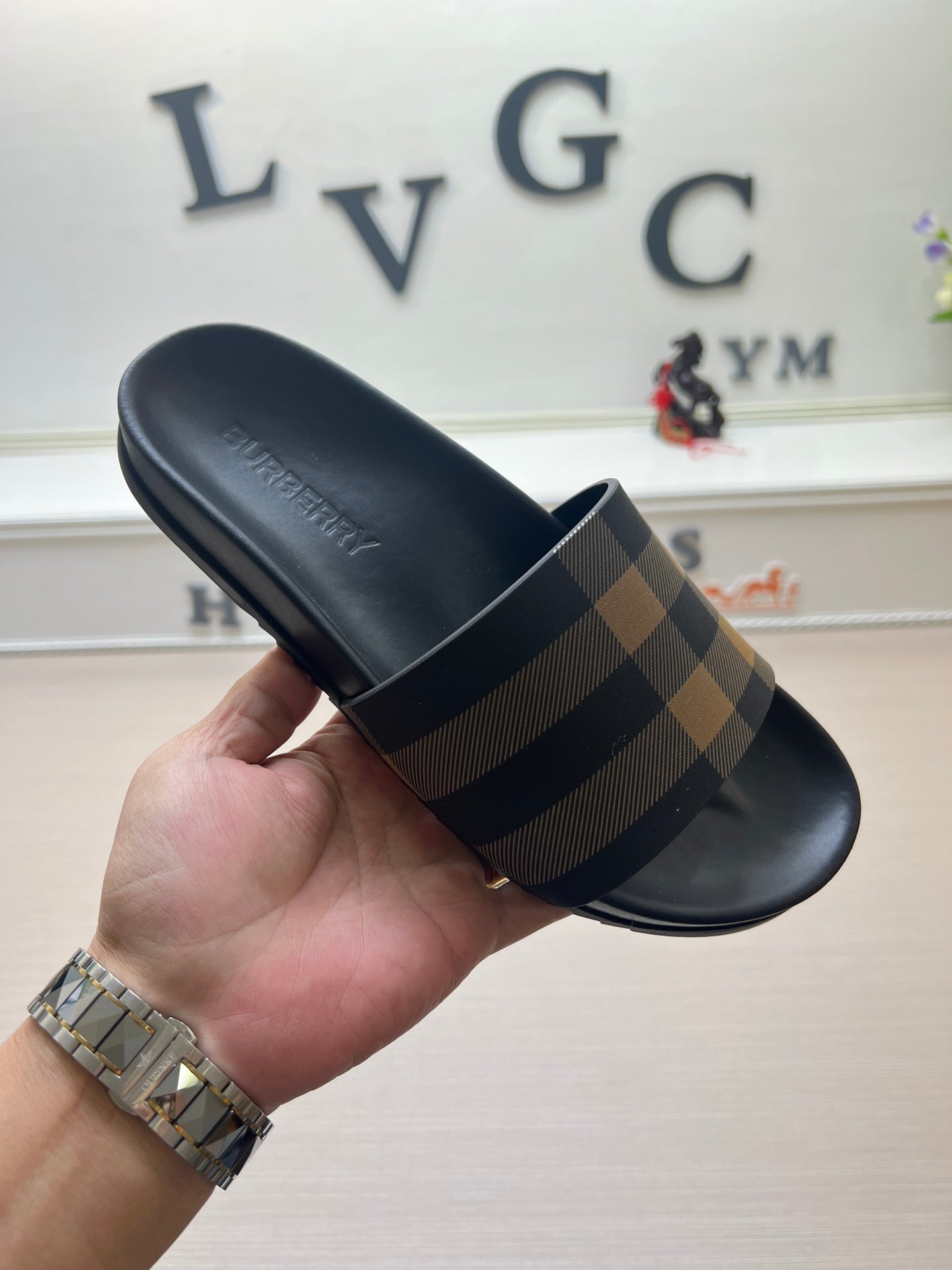 54R119ZDE Stylish slippers