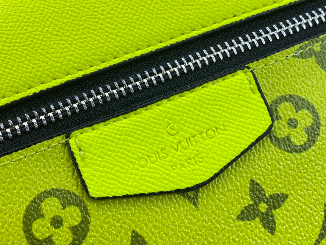 2XE261BDE Stylish leather bag 