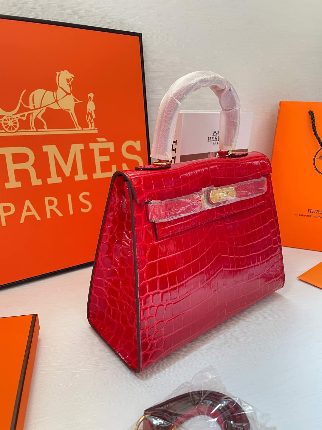 2WH28BDE Stylish leather bag