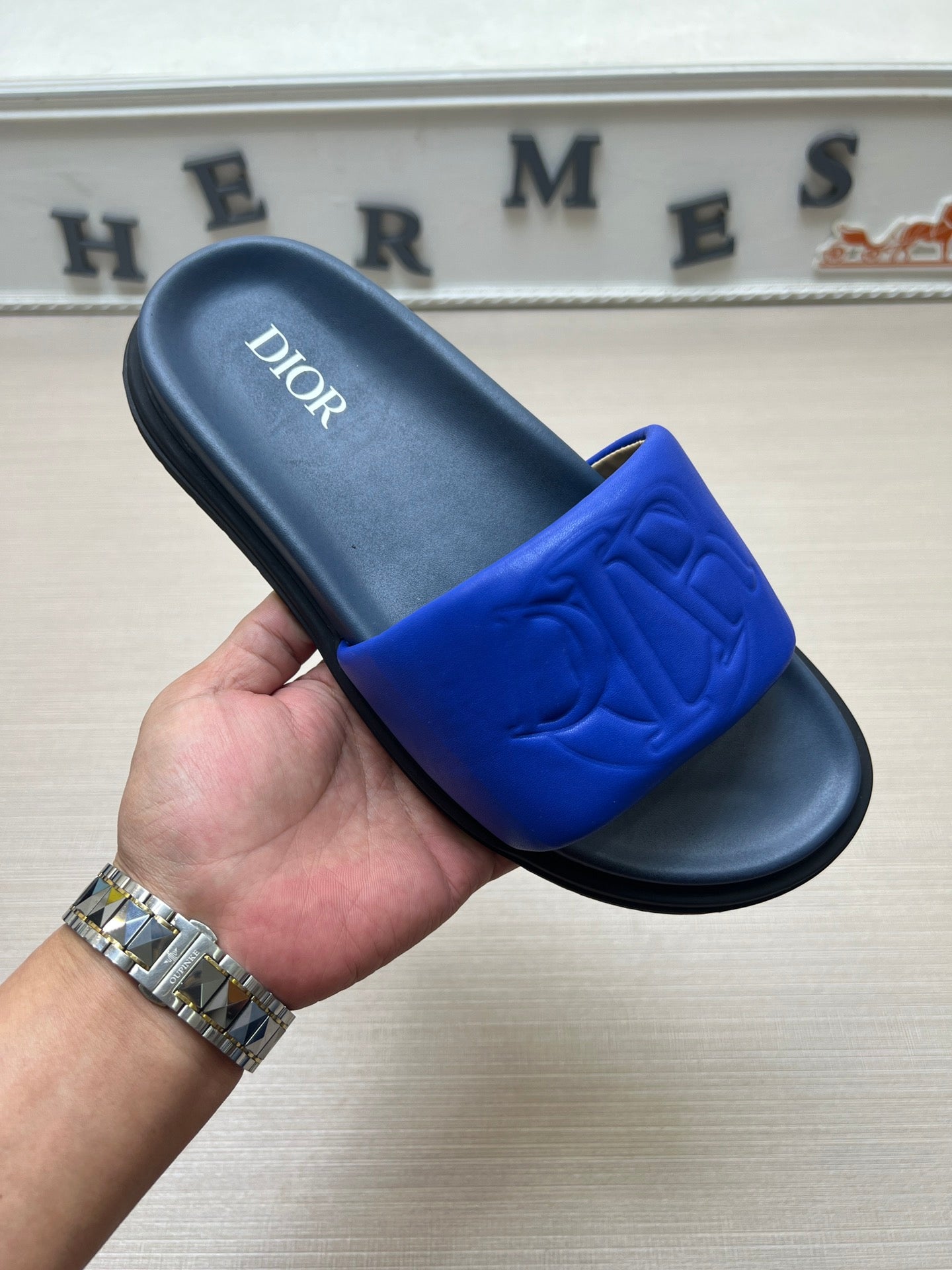 54D167ZDE Stylish leather slippers