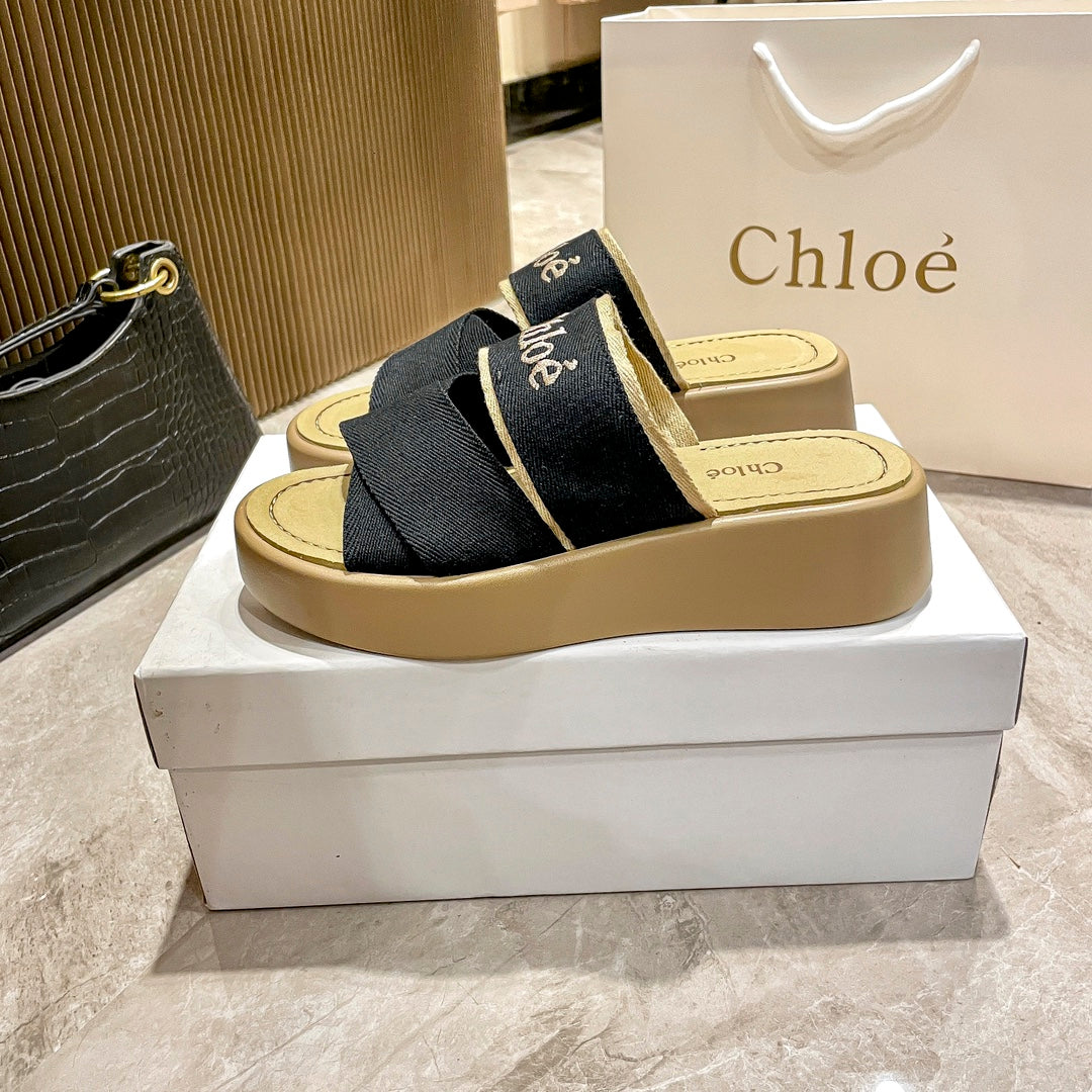 14A209ZDE Stylish Slippers