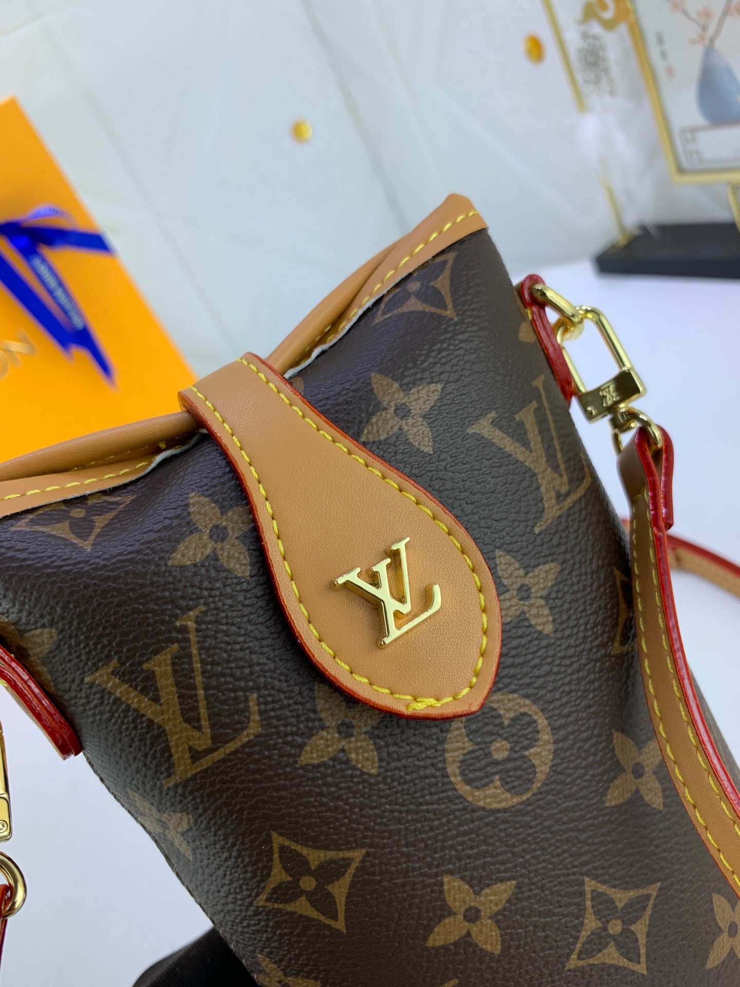 2WE48BDE Stylish leather bag