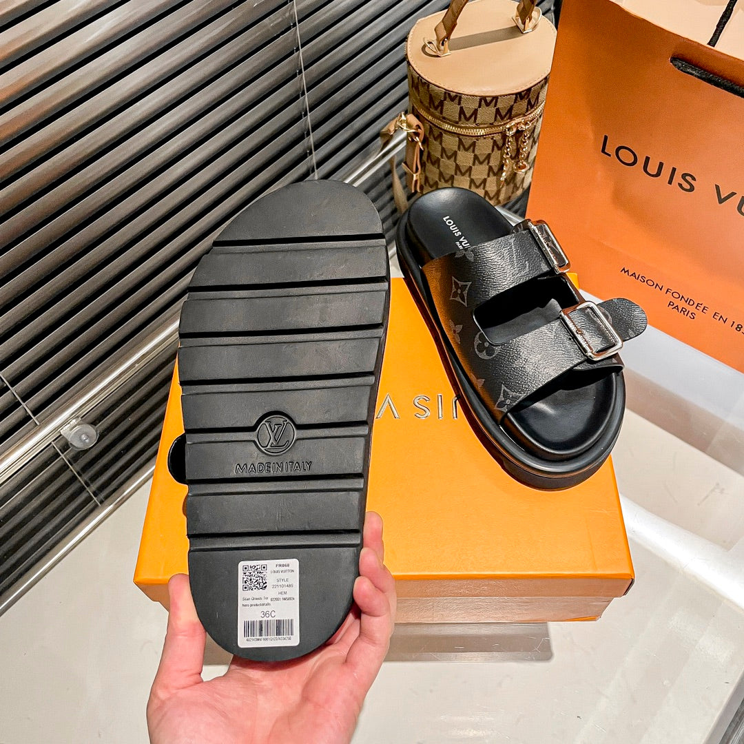 14E194ZDE Stylish Slippers