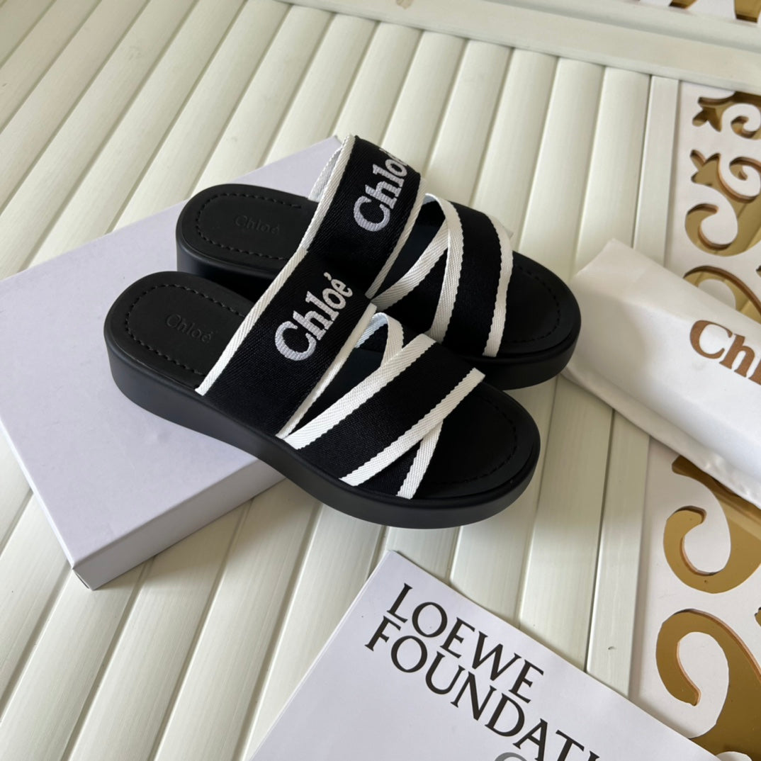 14B138ZDE Stylish Slippers