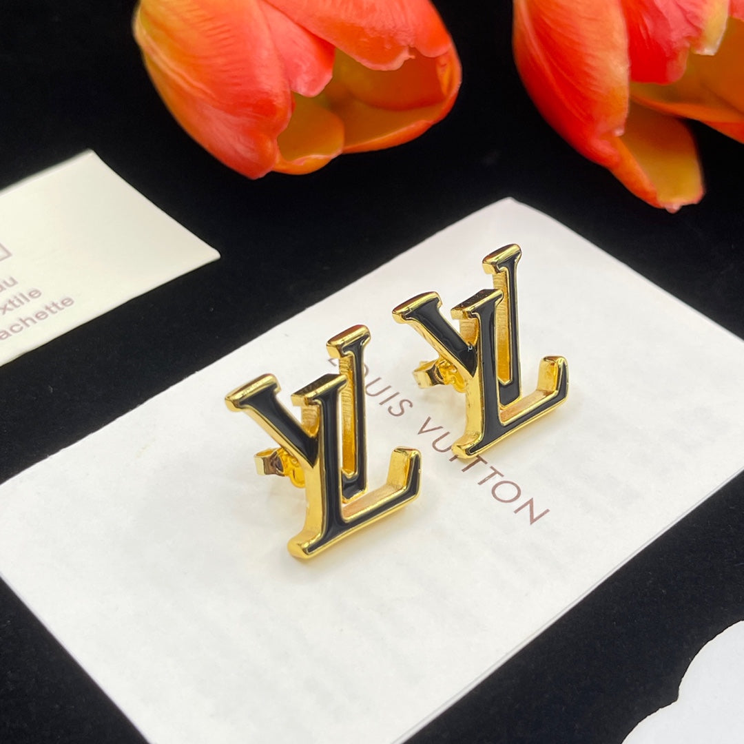 1NE241EDE Stylish Earrings