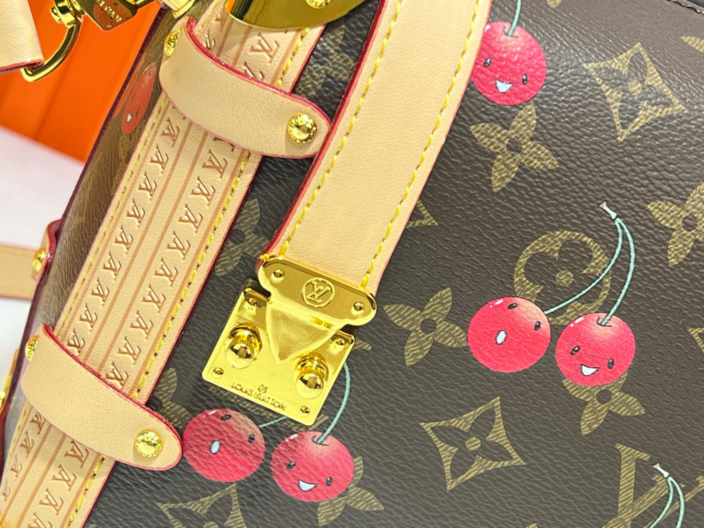 155NE18BDE Stylish leather bag