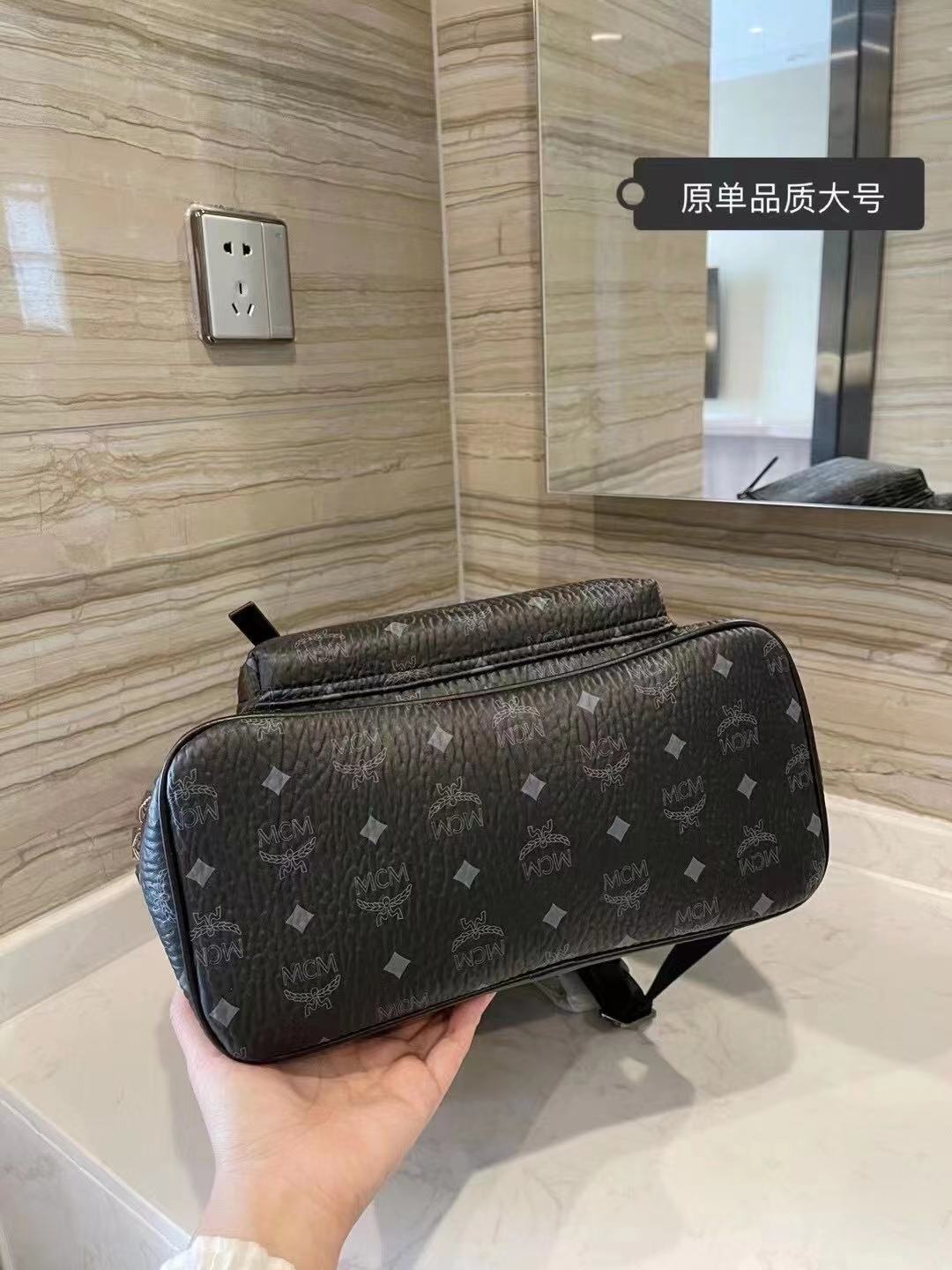 2XM332BDE Stylish leather bag 