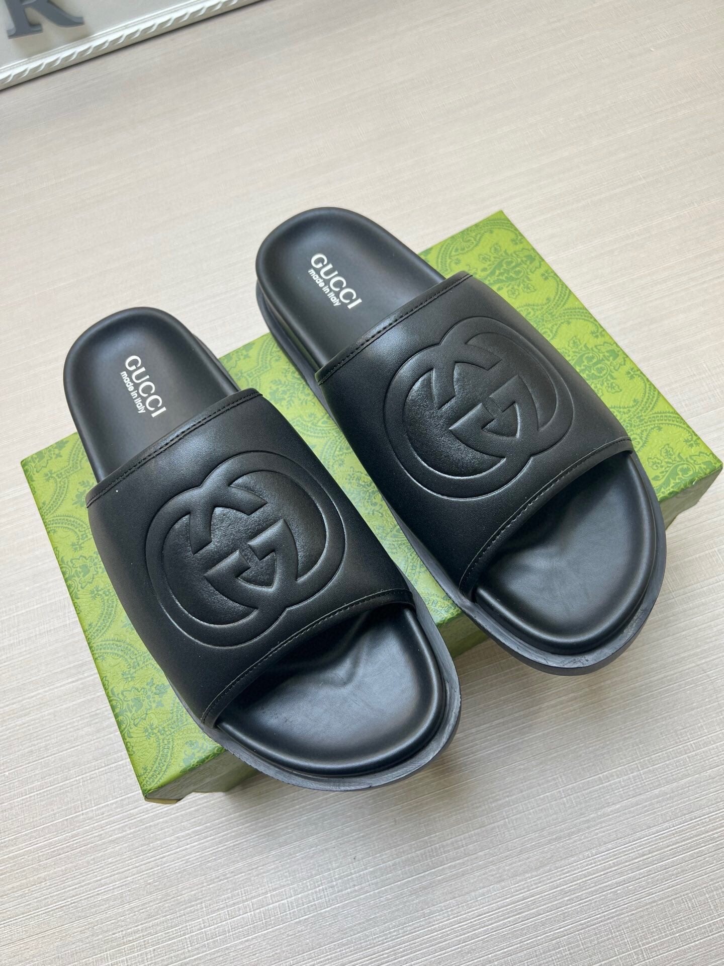 5WB241ZDE Stylish Slippers