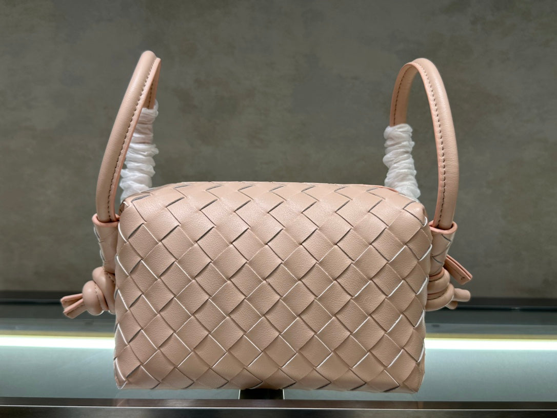 1XA84BDE Stylish leather bag