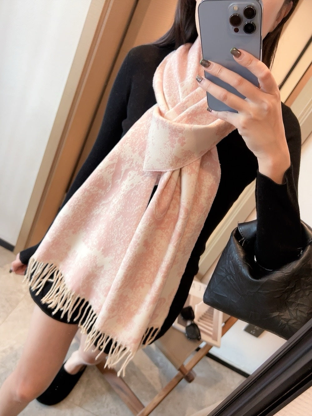 185ZD13WDE Stylish Winter Scarves