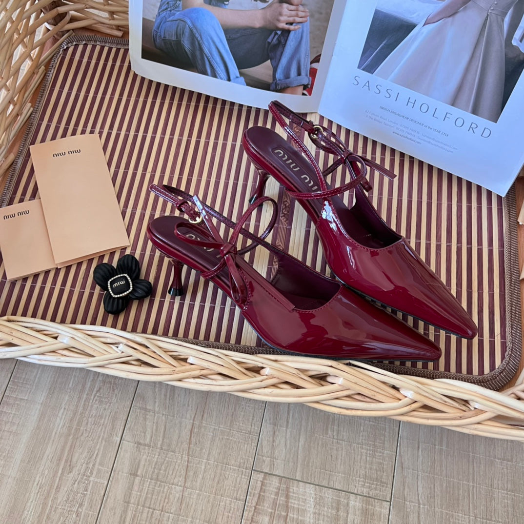 14A196ZDE Stylish High heels Heel height 5cm