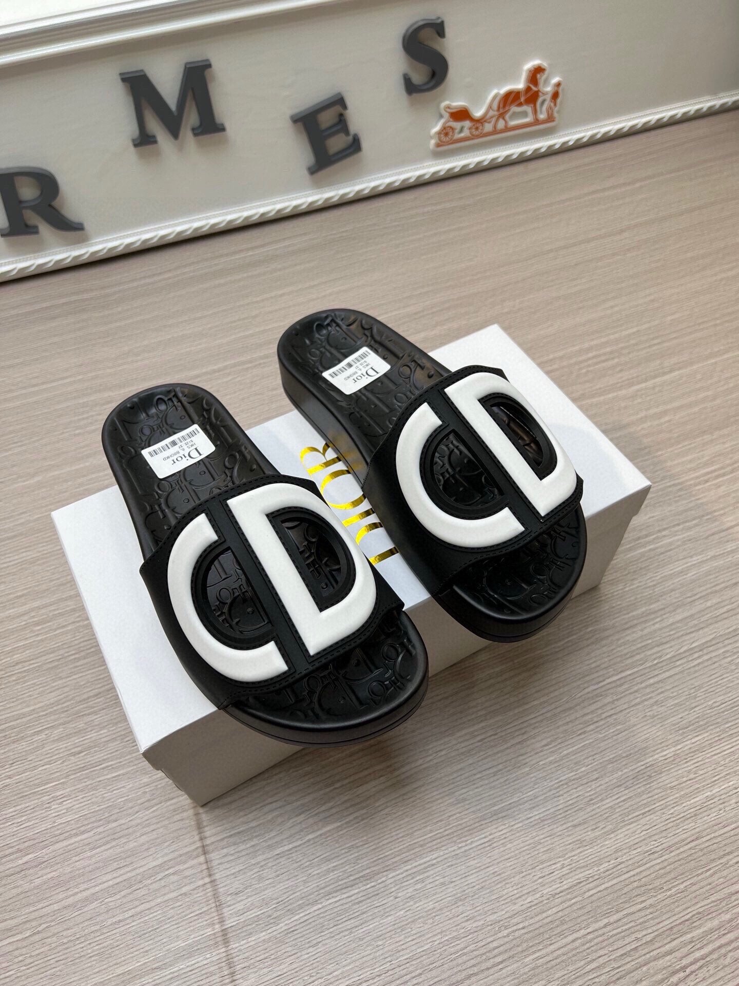5LD213ZDE Stylish Slippers
