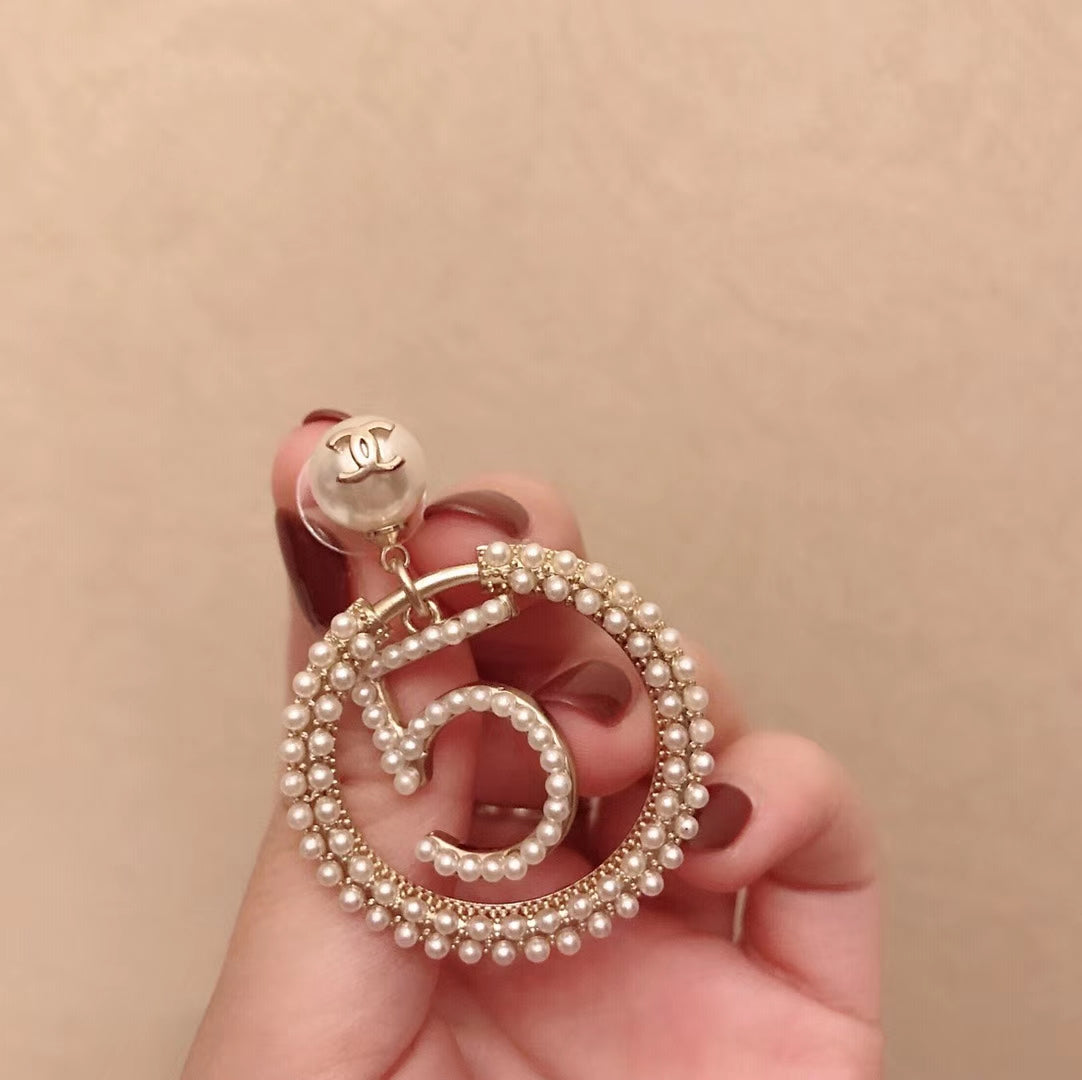 14C298EDE Stylish Earrings