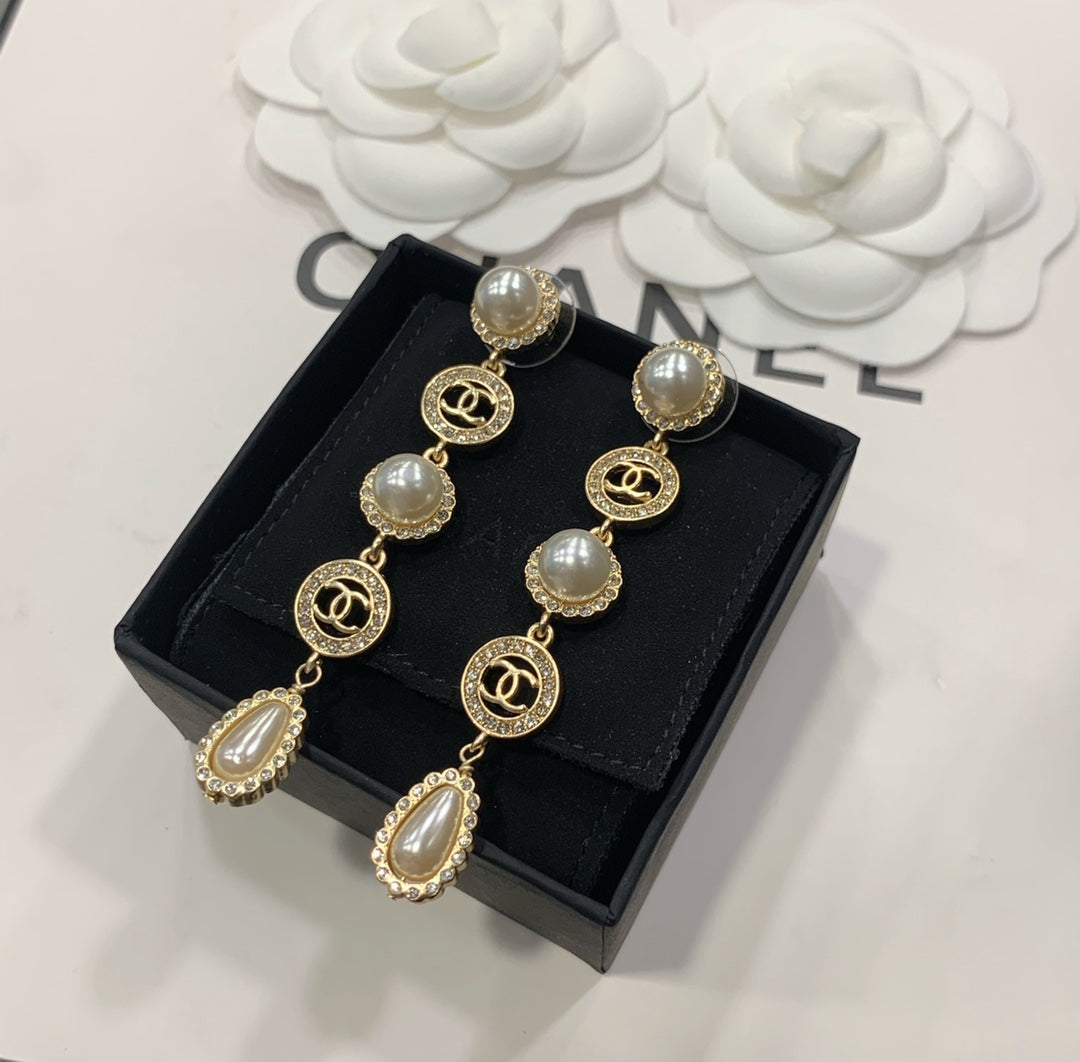 14C434EDE Stylish Earrings