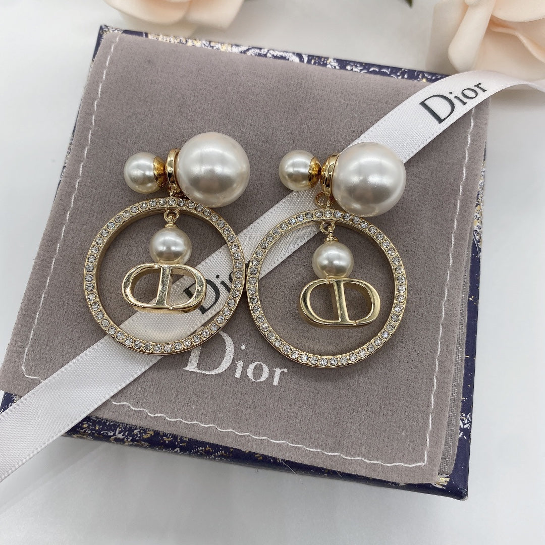 1YD117EDE Stylish Earrings