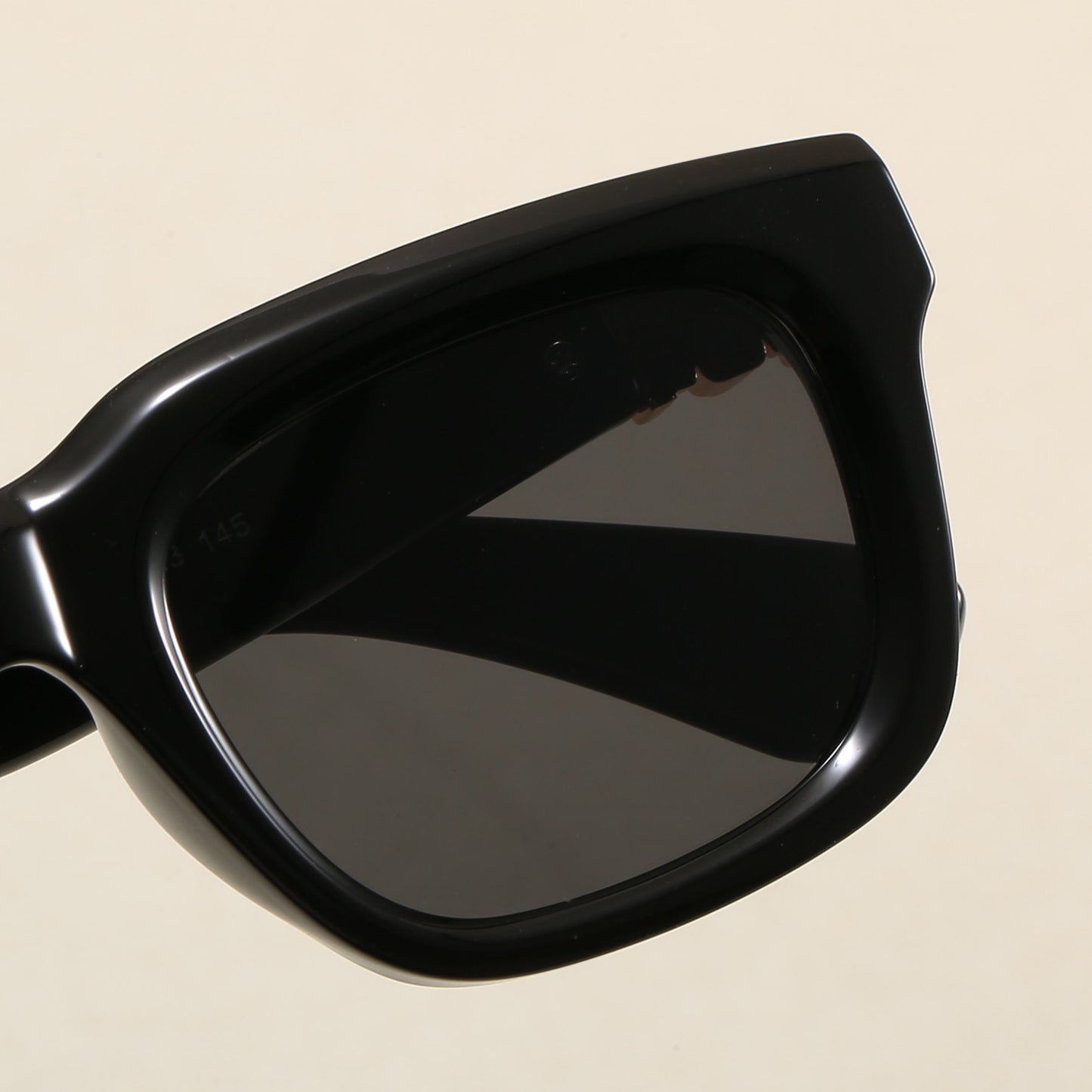 285RK27TDE Stylish Sunglasses