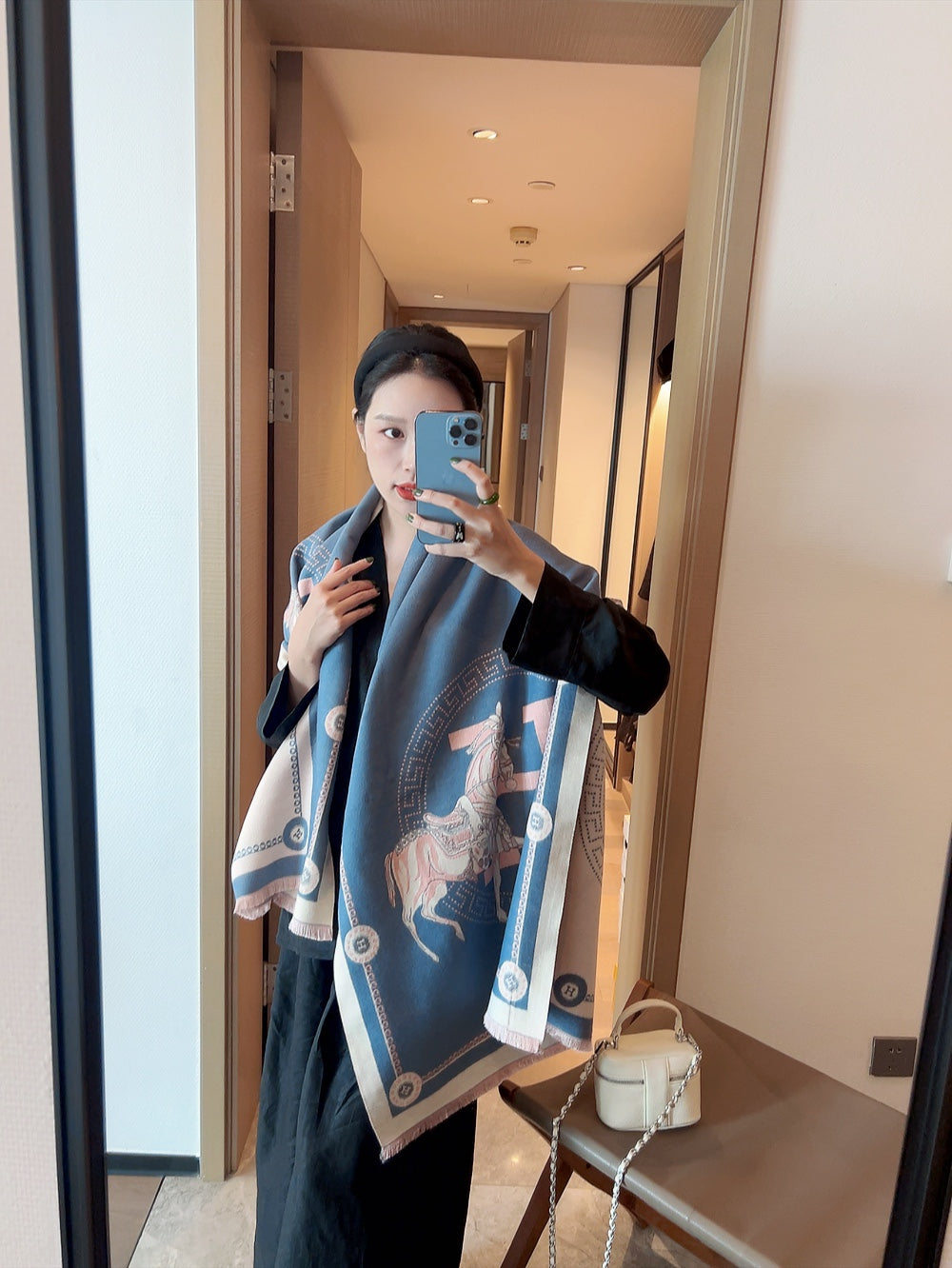185ZH27WDE Stylish Winter Scarves