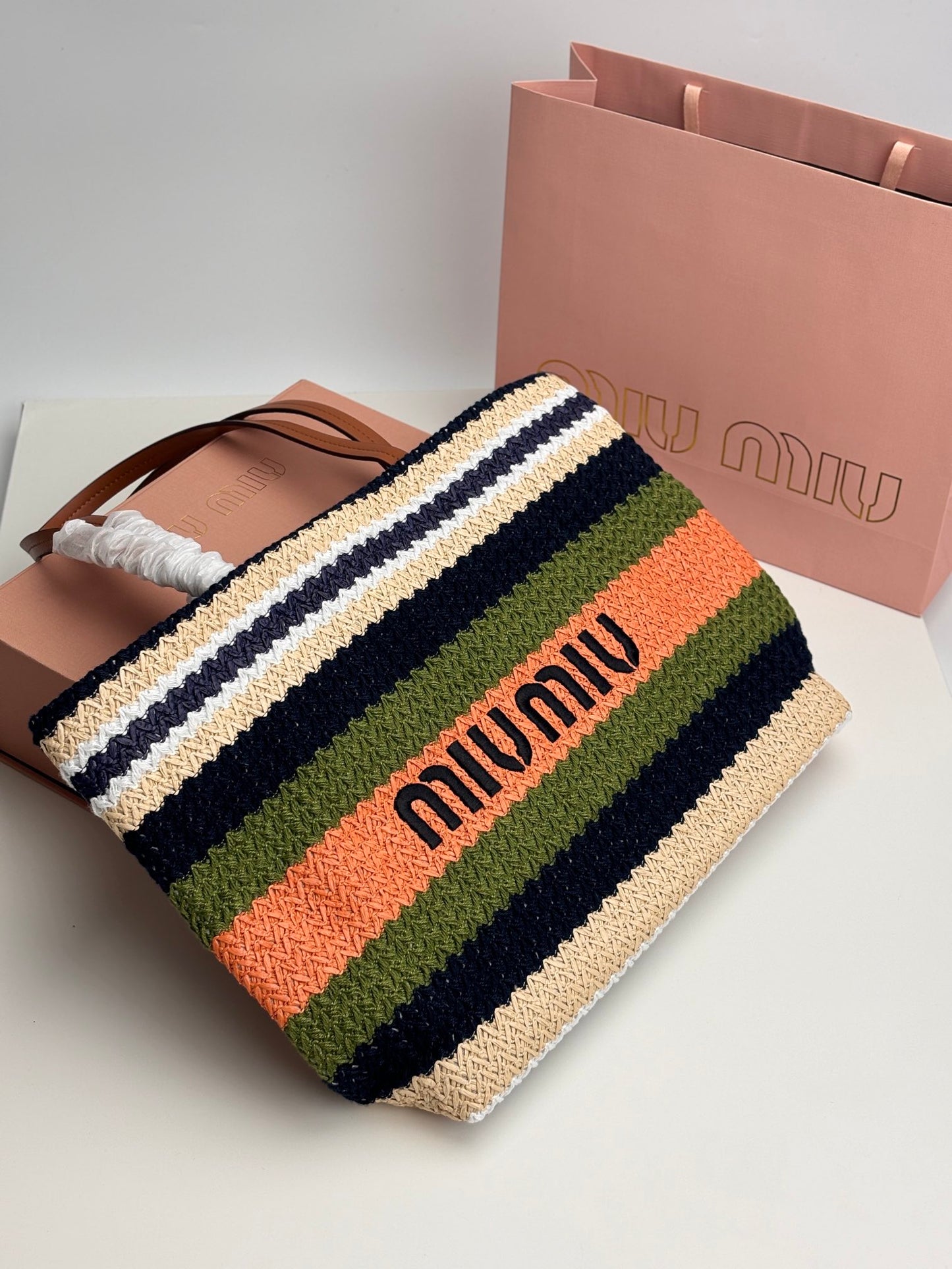 1XA78BDE Stylish Woven Bag