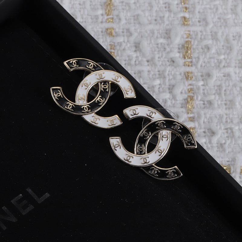 14C14EDE Stylish Earrings