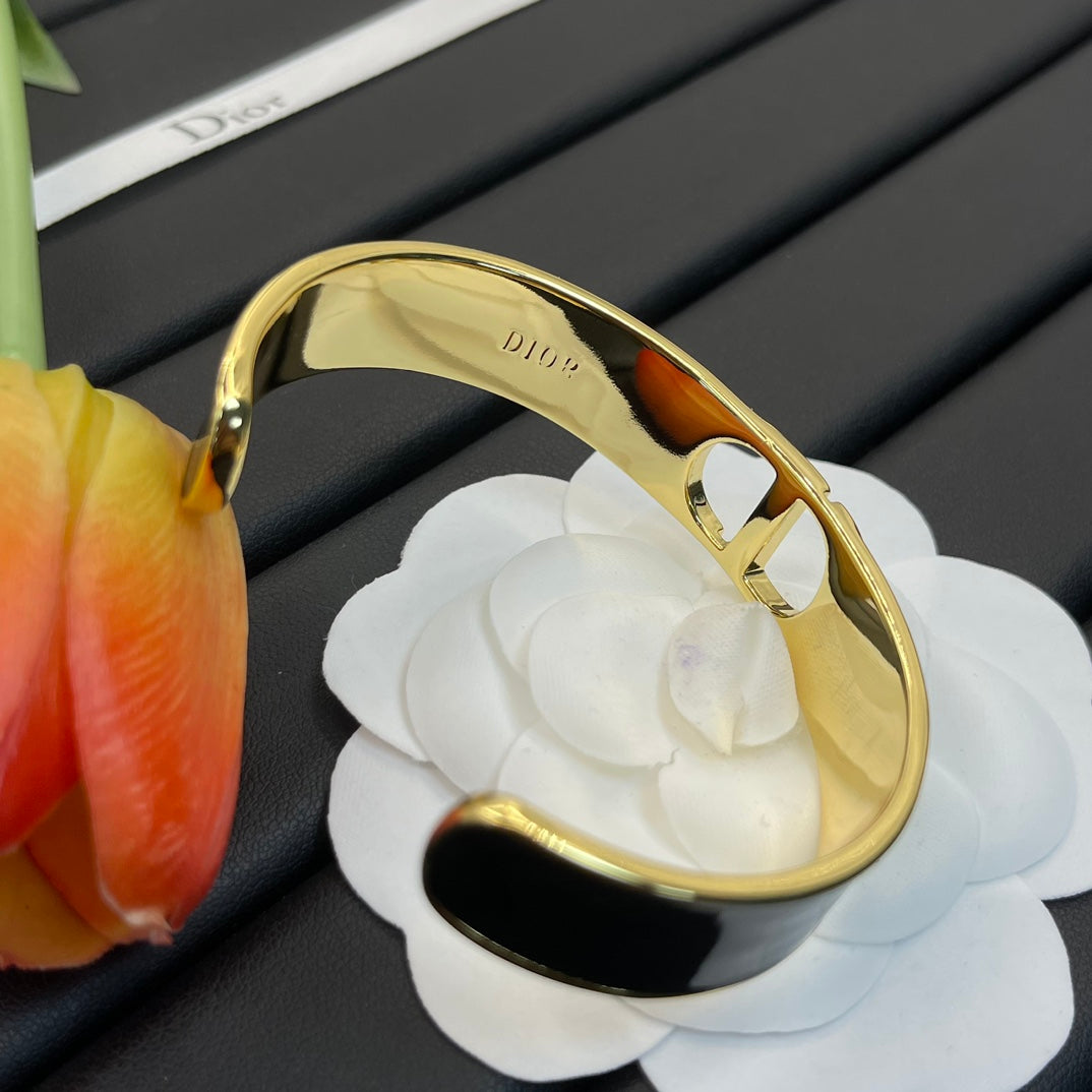 14D671KDE Stylish Bracelets